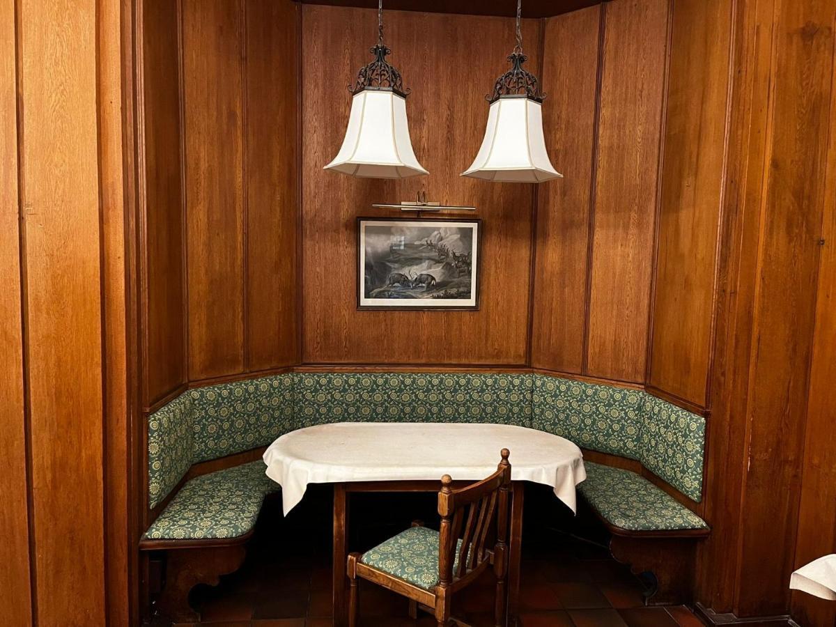 Hotel Zum Ritter St. Georg Heidelberg Bagian luar foto