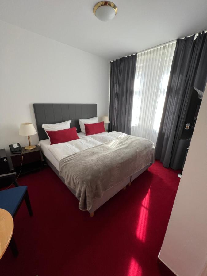 Hotel Zum Ritter St. Georg Heidelberg Bagian luar foto