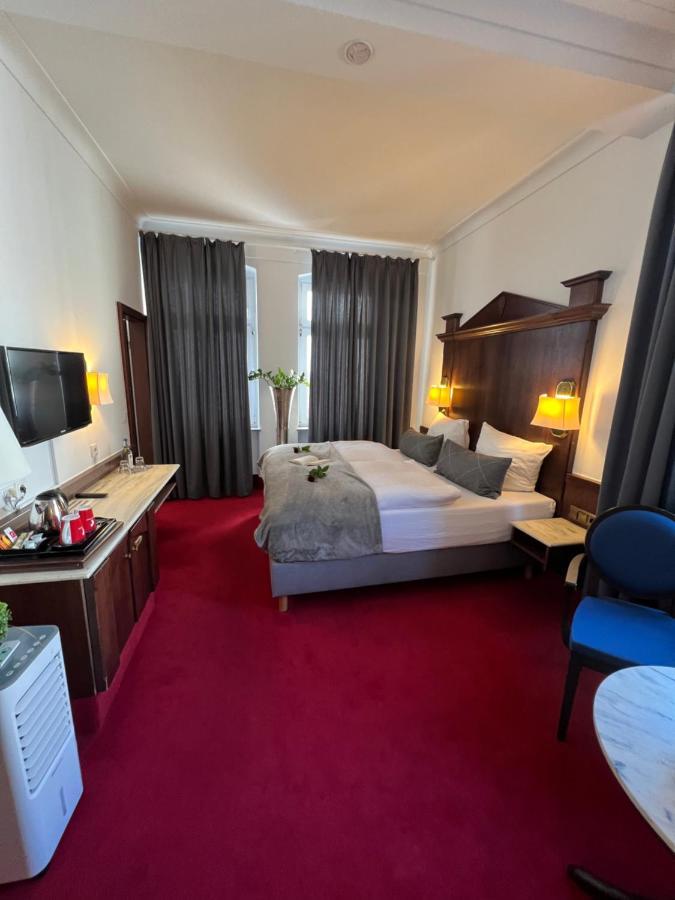Hotel Zum Ritter St. Georg Heidelberg Bagian luar foto