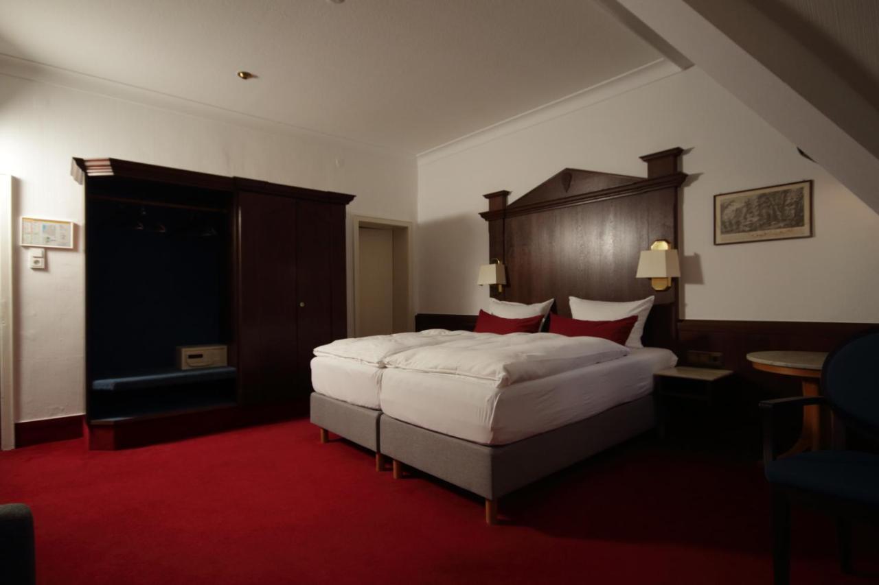 Hotel Zum Ritter St. Georg Heidelberg Bagian luar foto