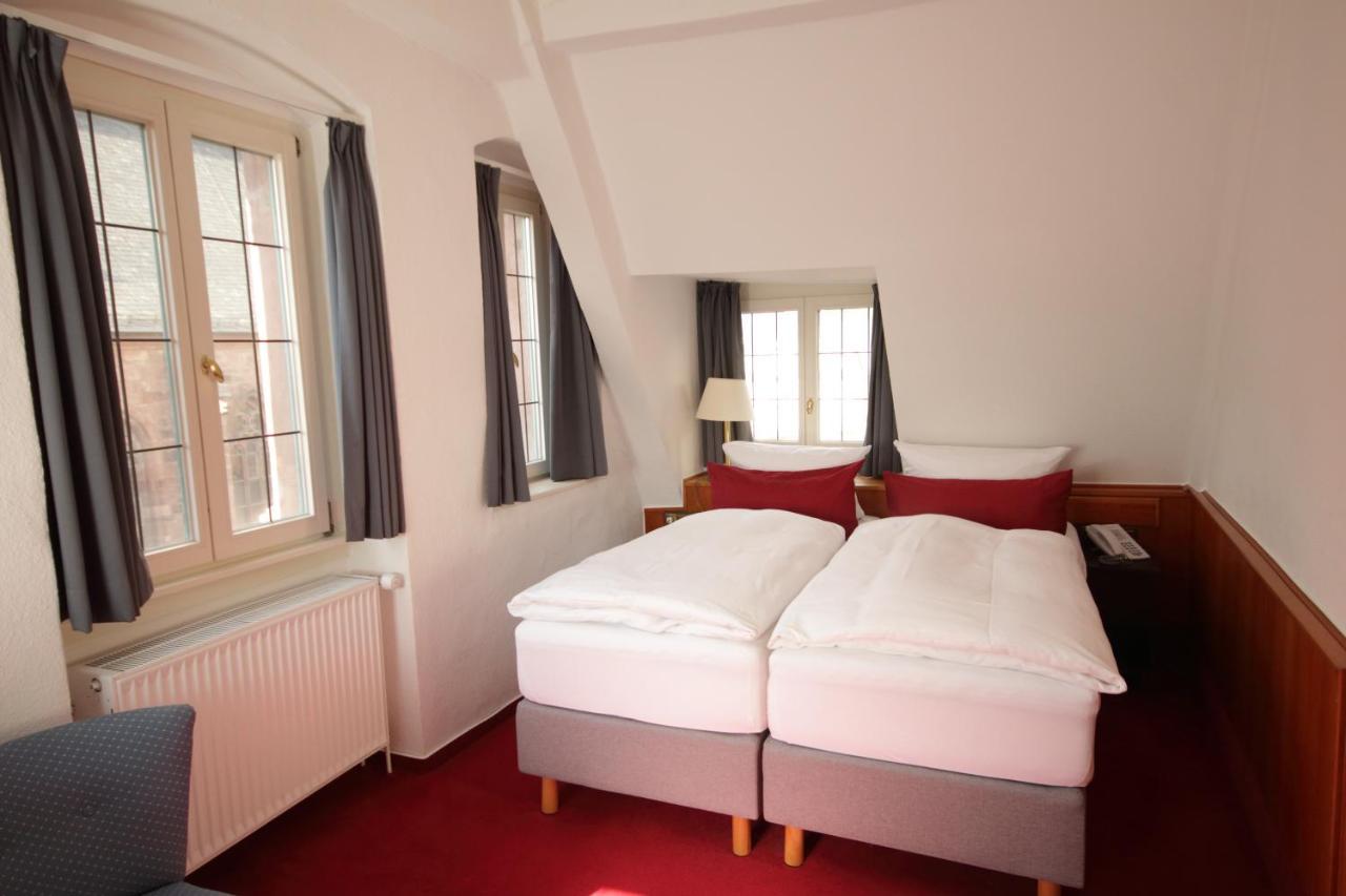 Hotel Zum Ritter St. Georg Heidelberg Bagian luar foto