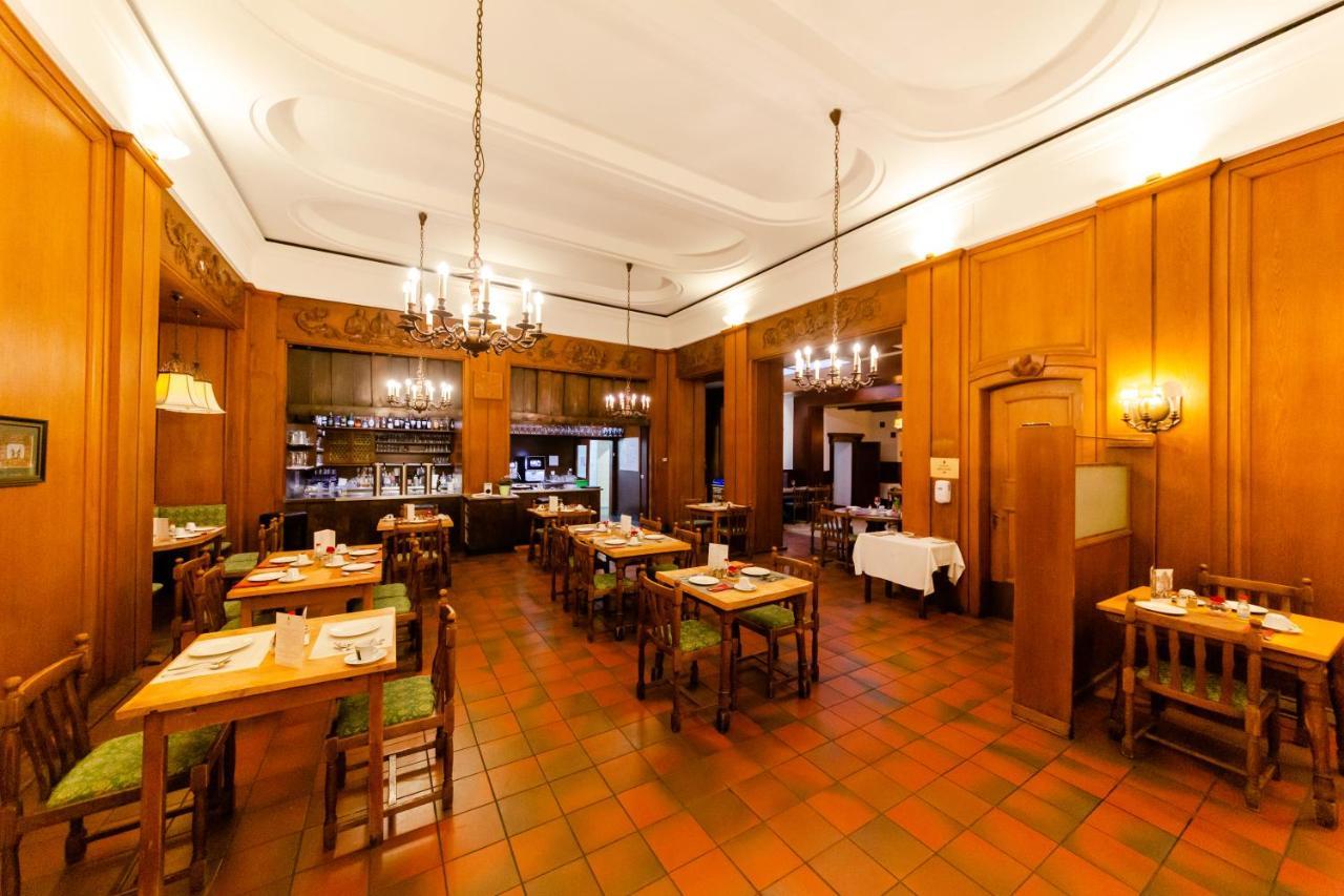 Hotel Zum Ritter St. Georg Heidelberg Bagian luar foto