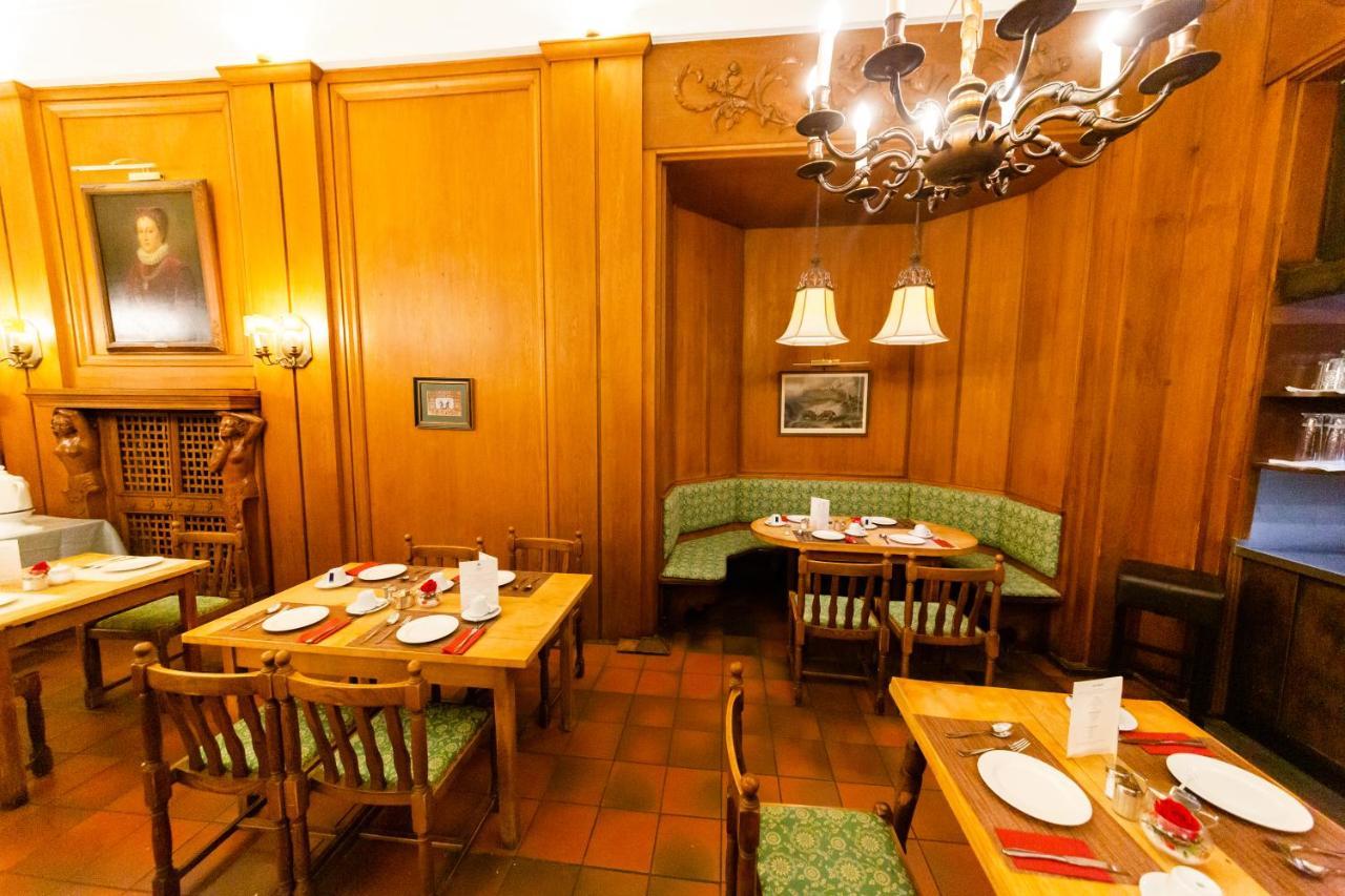 Hotel Zum Ritter St. Georg Heidelberg Bagian luar foto